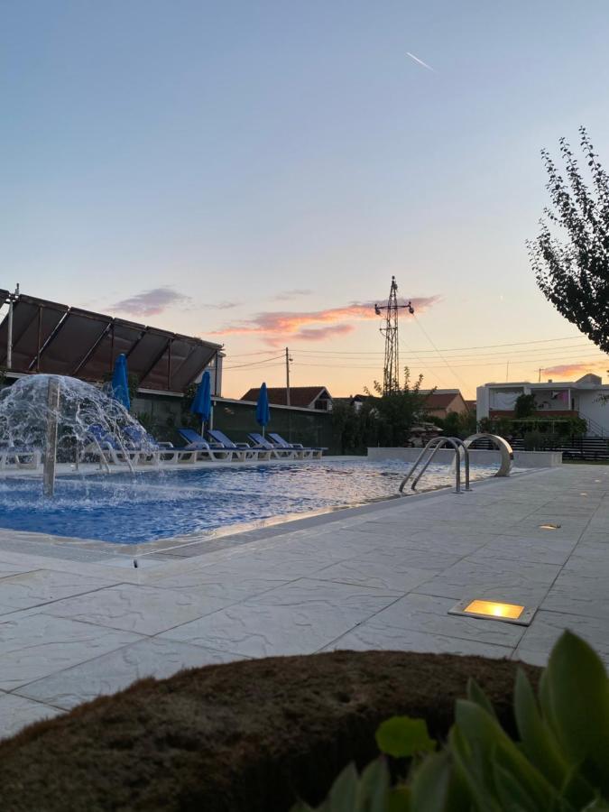 Villa Leona Palushaj Donji Stoj Esterno foto