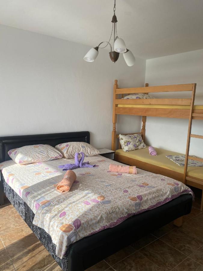 Villa Leona Palushaj Donji Stoj Esterno foto