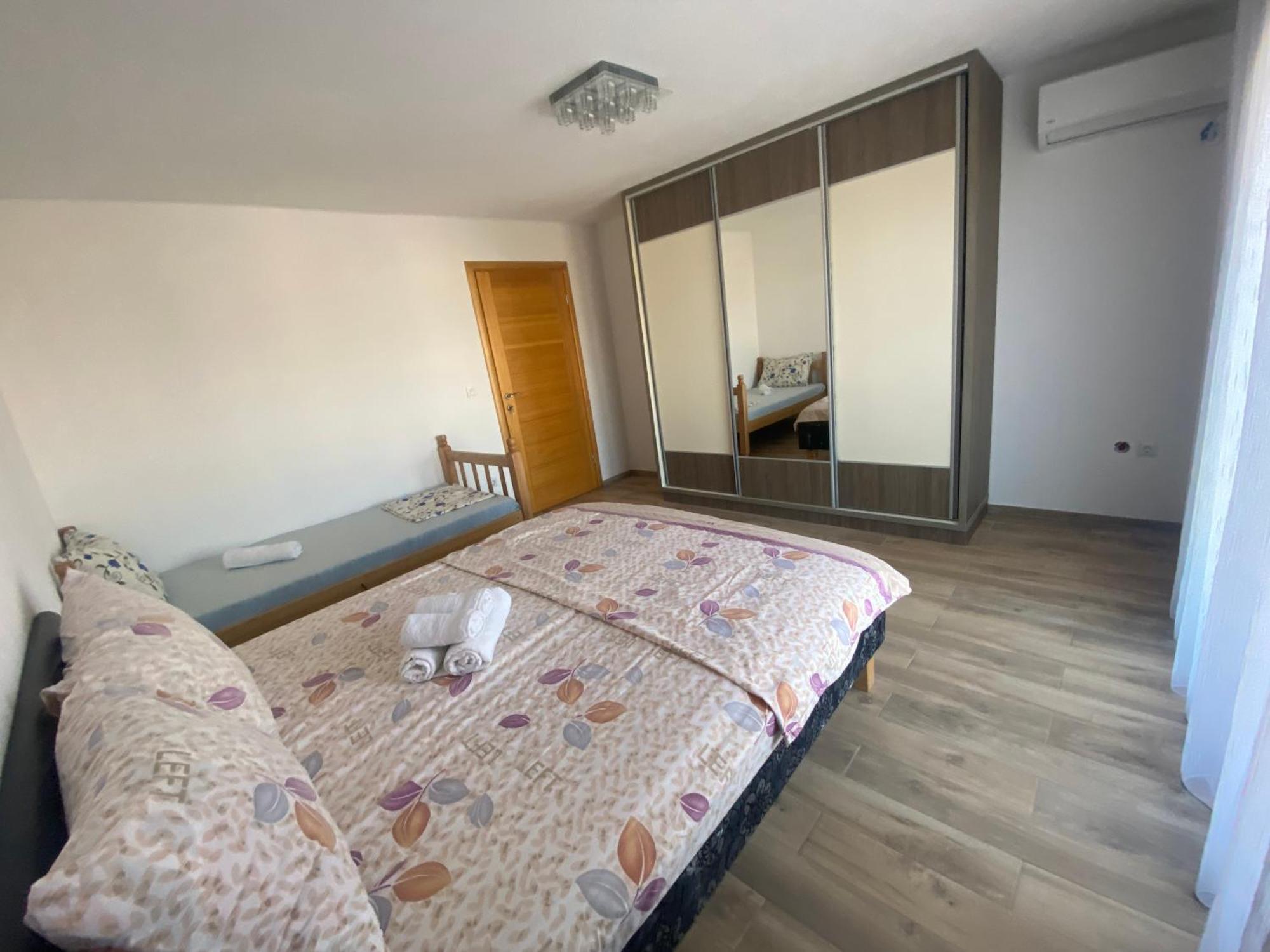 Villa Leona Palushaj Donji Stoj Esterno foto