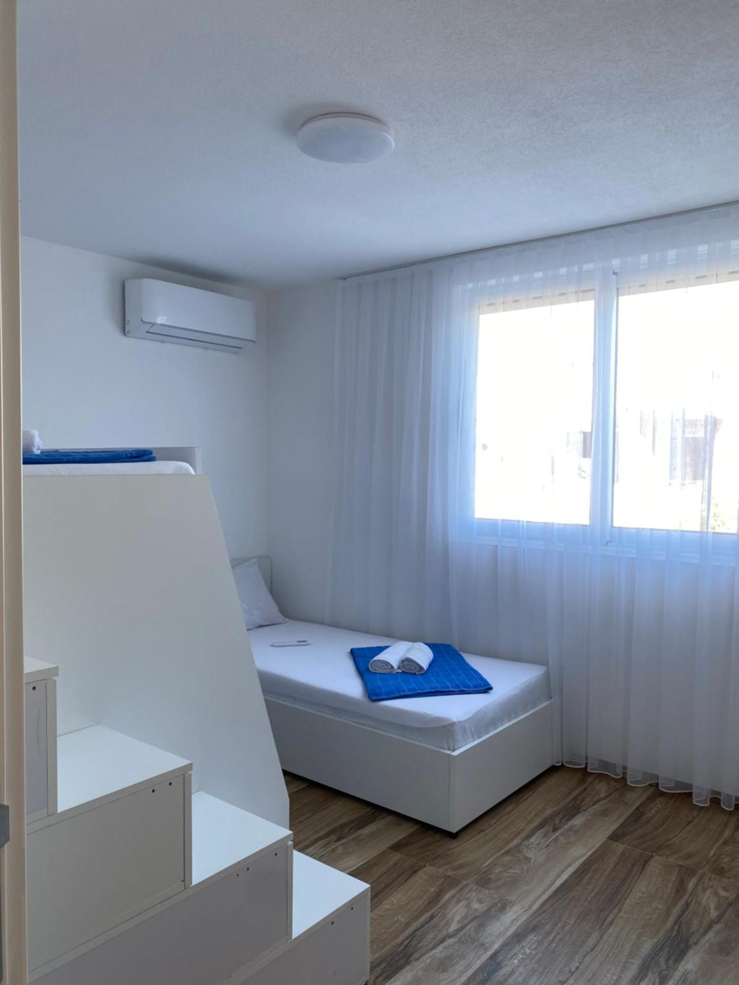 Villa Leona Palushaj Donji Stoj Esterno foto